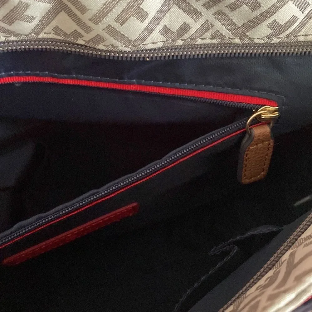 TOMMY HILFIGER brown logo monogram tote. - Picture 5 of 12